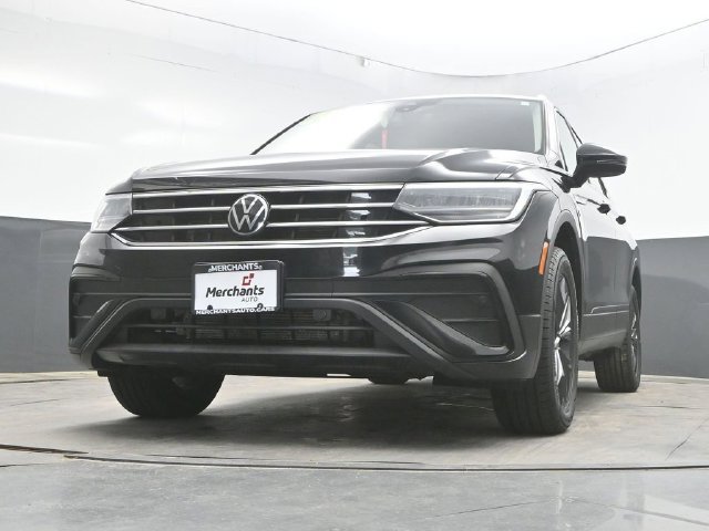 Used 2024 Black Volkswagen 2.0T SE image 43