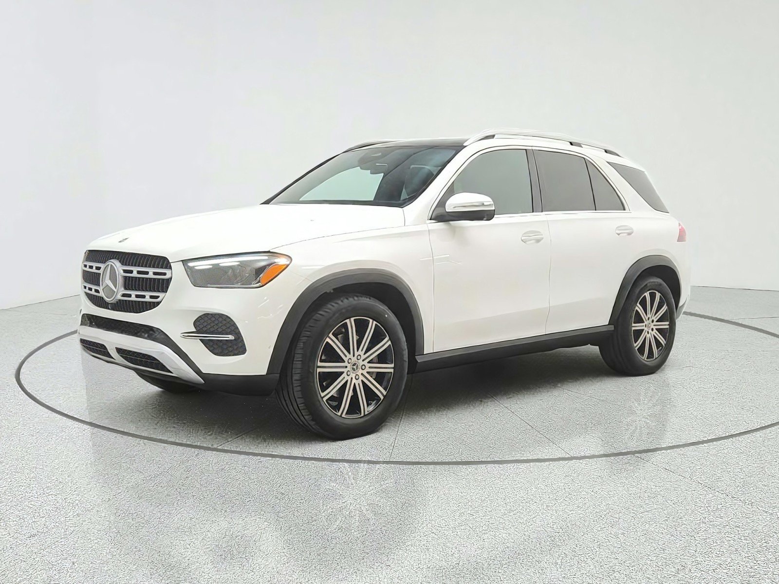 Certified Used 2024 Polar White Mercedes-Benz GLE 350 4MATIC® SUV image 1
