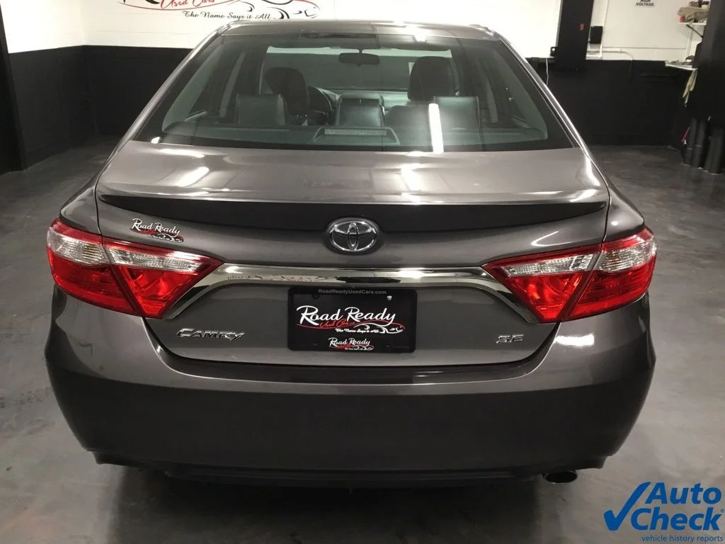 Used 2017 Gray Toyota SE image 9
