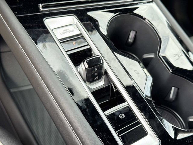 2026 Volkswagen Atlas Cross Sport SEL Premium R-LINE - Photo 16