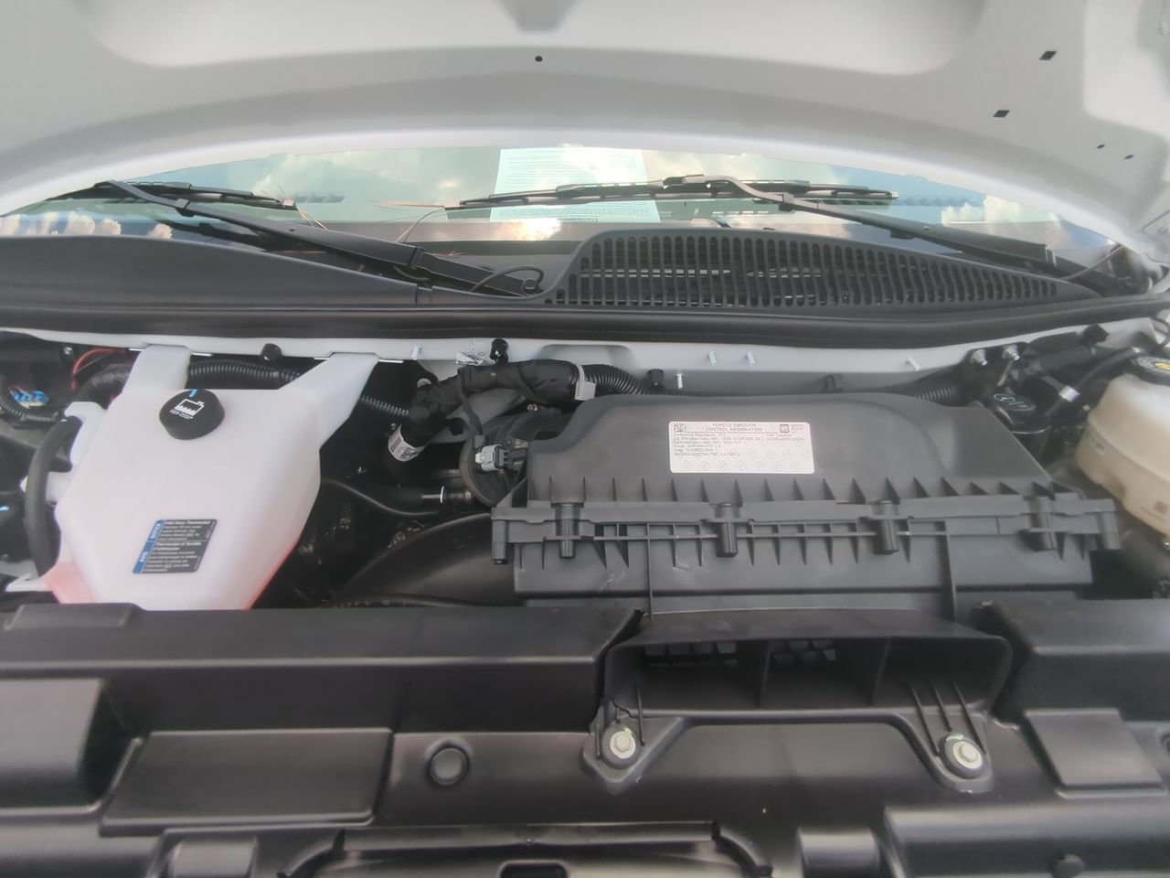 2025 Chevrolet Express Cargo Work Van - Photo 26