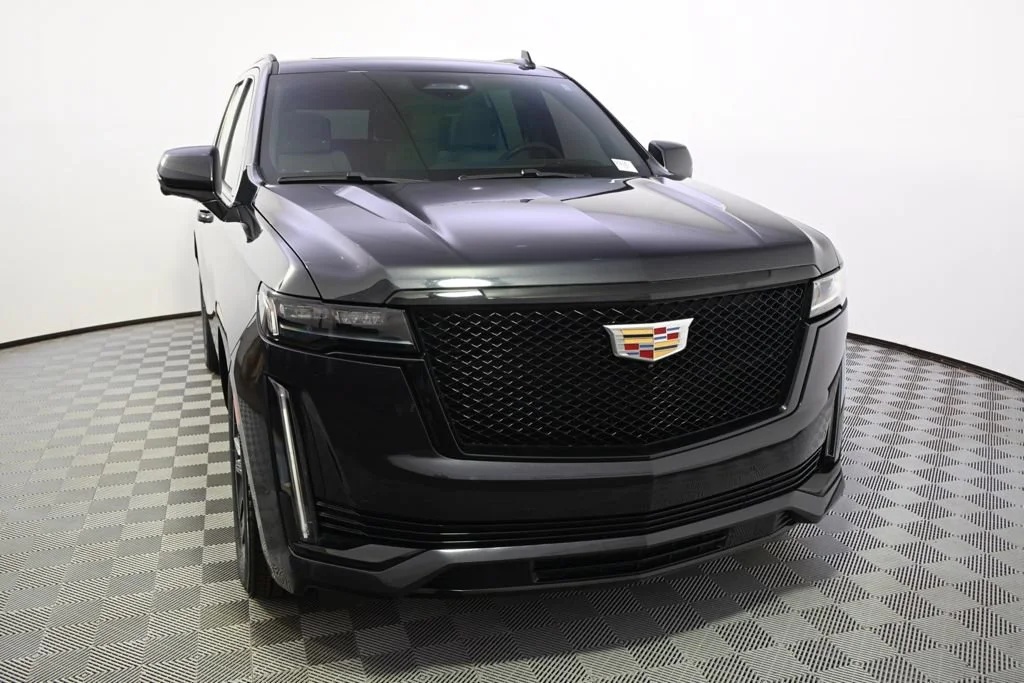 Used 2022 Galactic Gray Metallic Cadillac Sport Platinum image 9