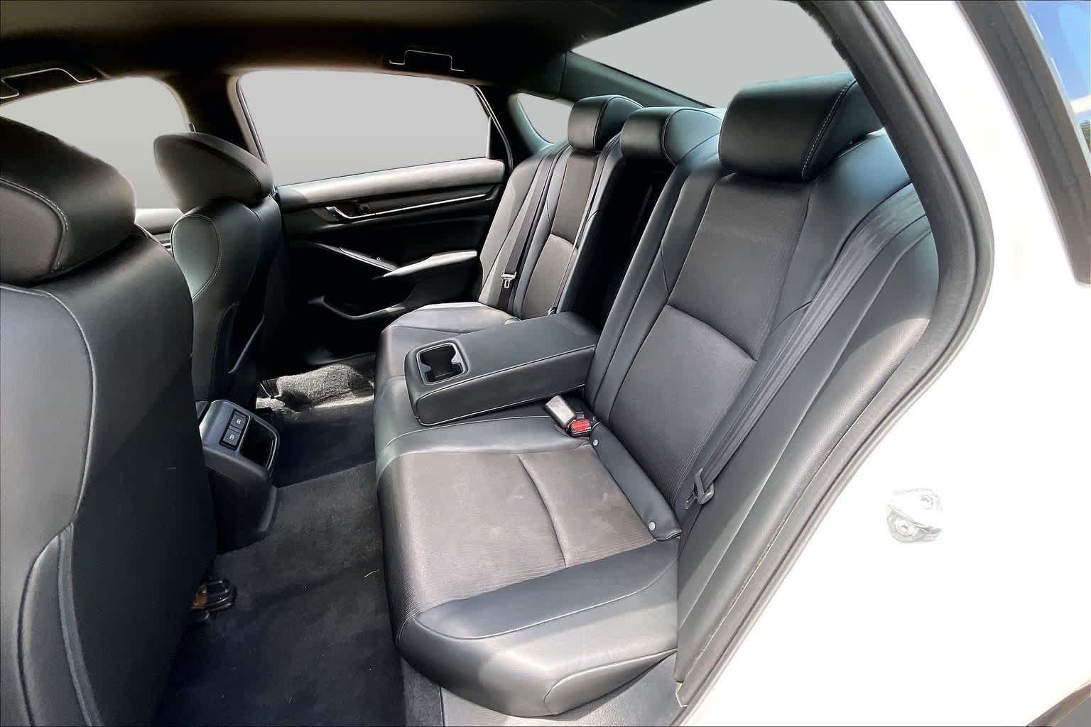 Used 2022 Platinum White Pearl Honda Sport image 19