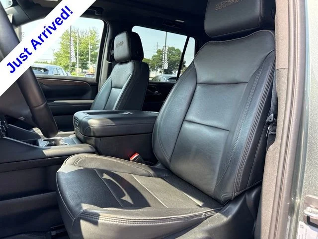 Used 2023 Green Chevrolet High Country image 9