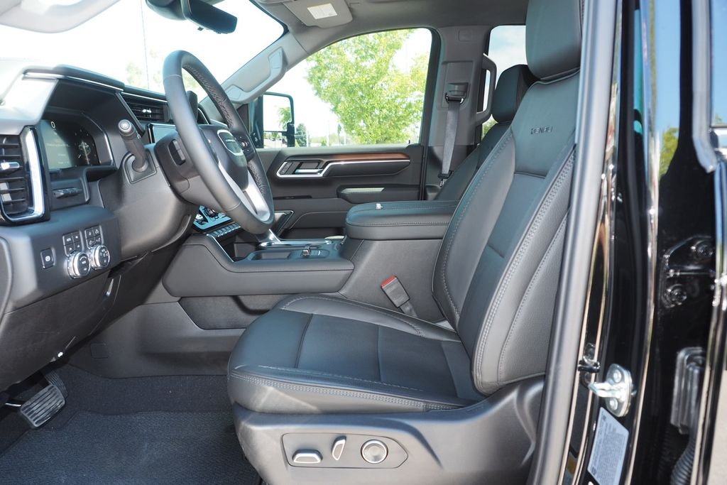 2026 GMC Sierra 3500HD Denali - Photo 14