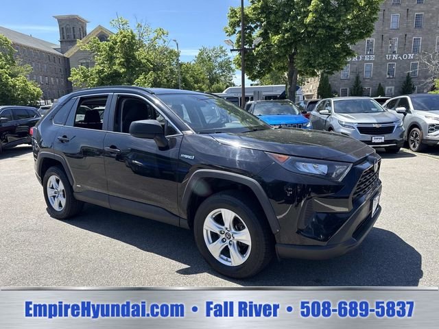 2020 Toyota RAV4 LE - Photo 2