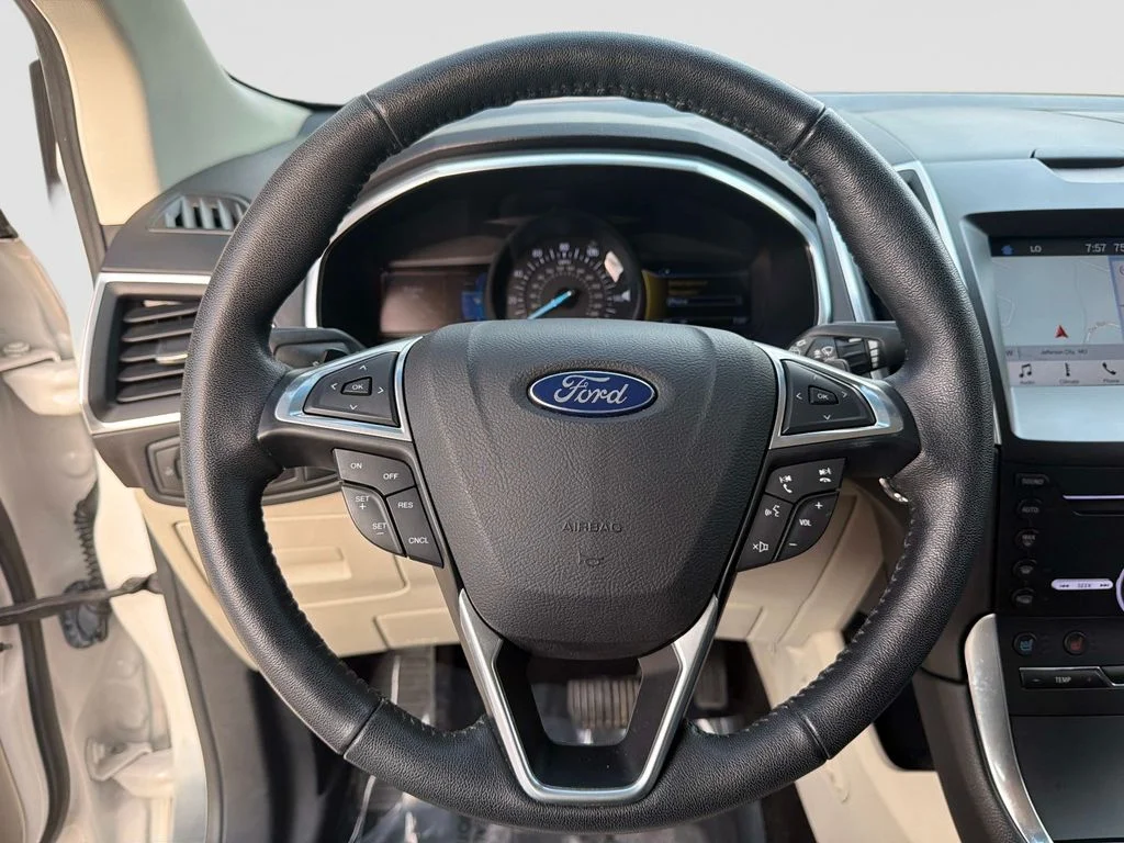 Used 2016 White Ford Titanium image 32