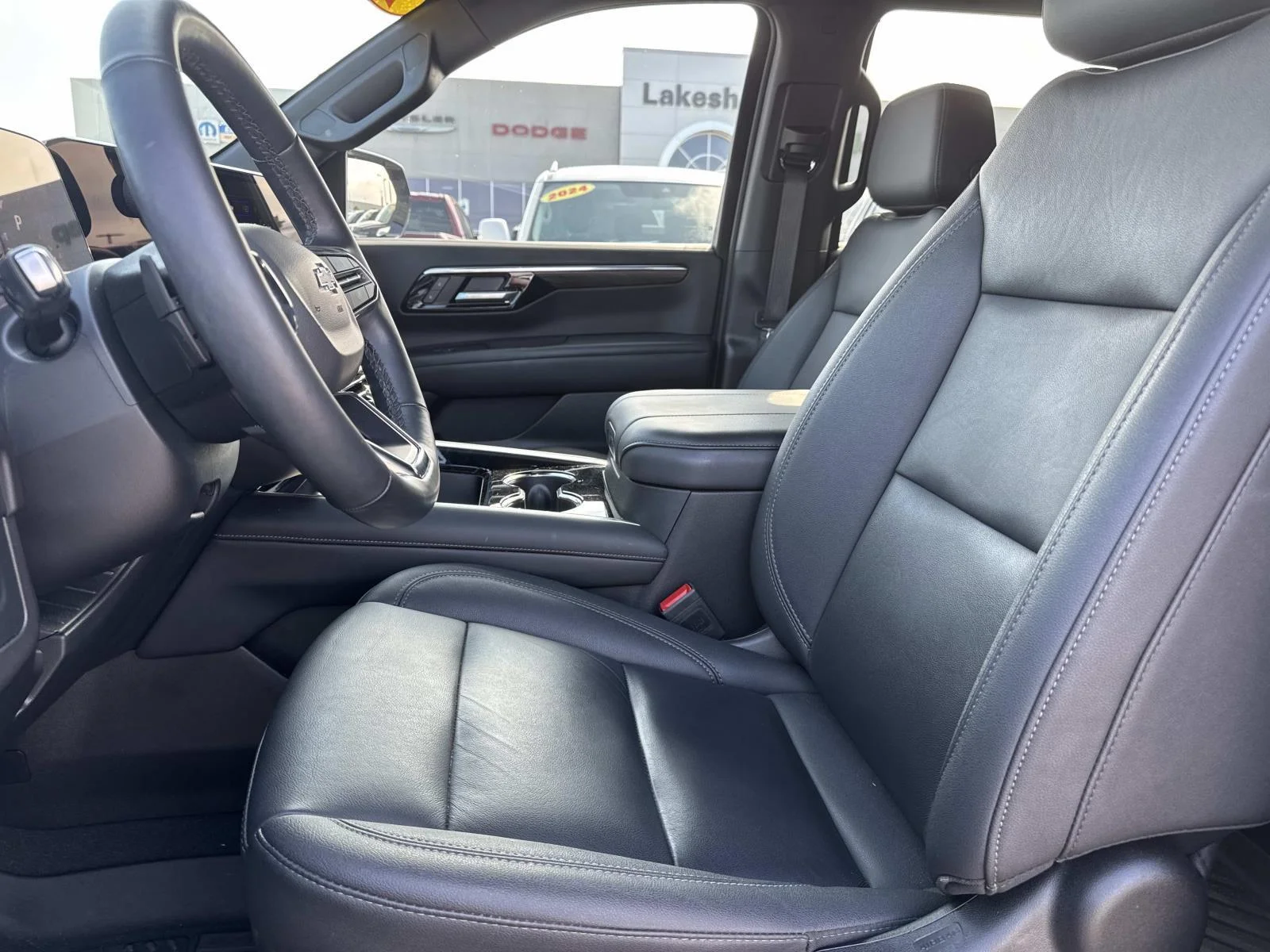 Used 2025 Black Chevrolet 4WD 4dr Z71 image 17