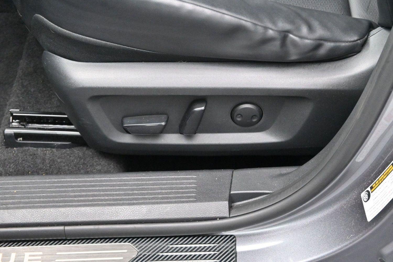 Used 2021 Gun Metallic Nissan SV image 14