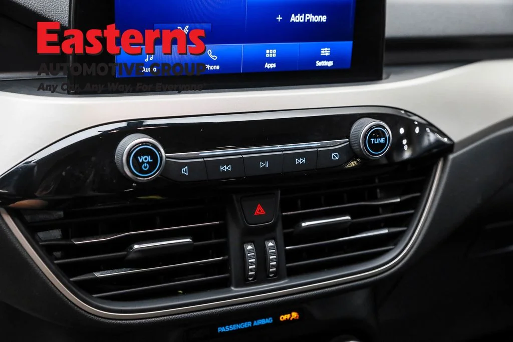 Used 2021 Blue Ford SEL image 20
