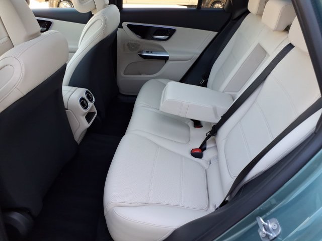 New 2027 Silver Mercedes-Benz GLC 300 image 18