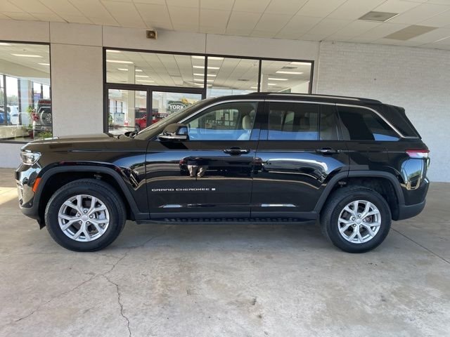 Used 2023 Black Jeep Limited image 3