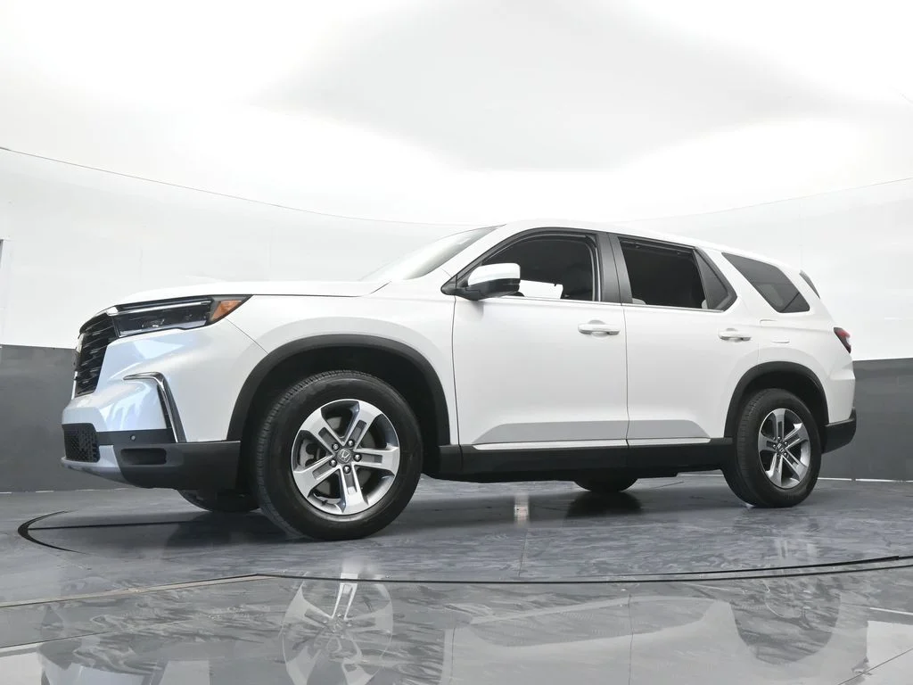 Used 2025 White Honda EX-L image 60