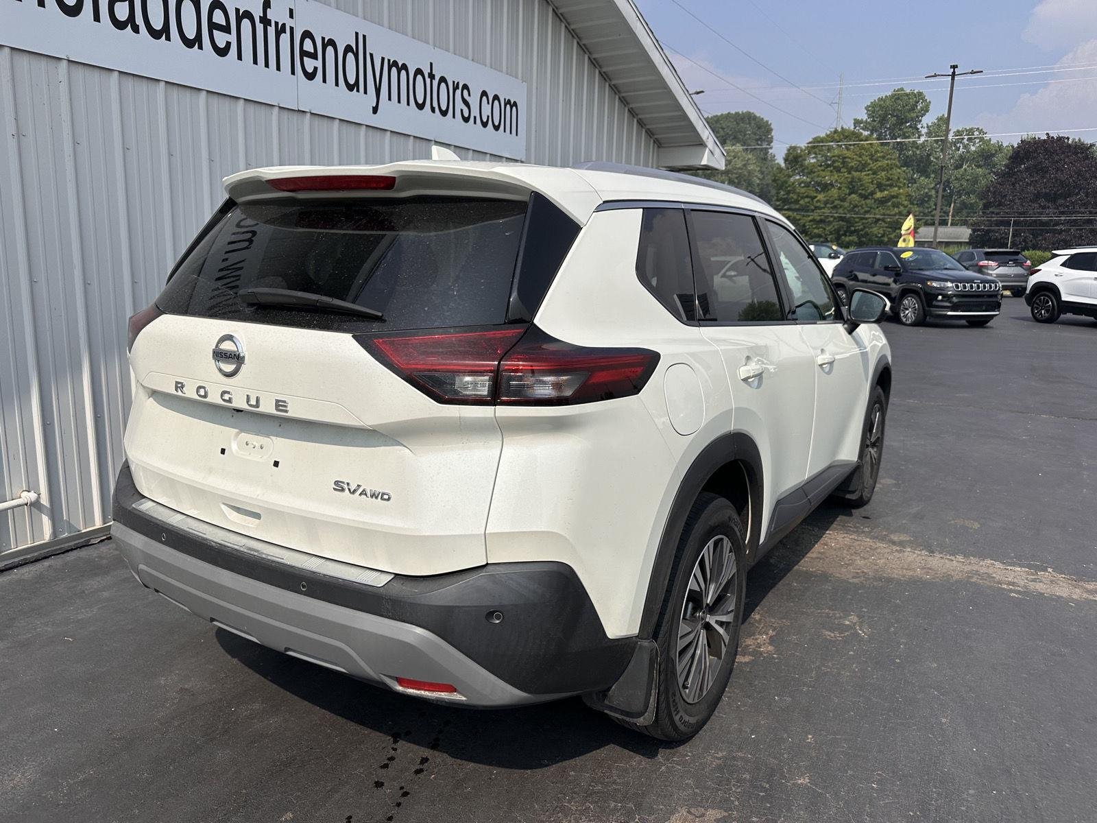 Used 2021 Pearl White Tricoat Nissan SV image 4