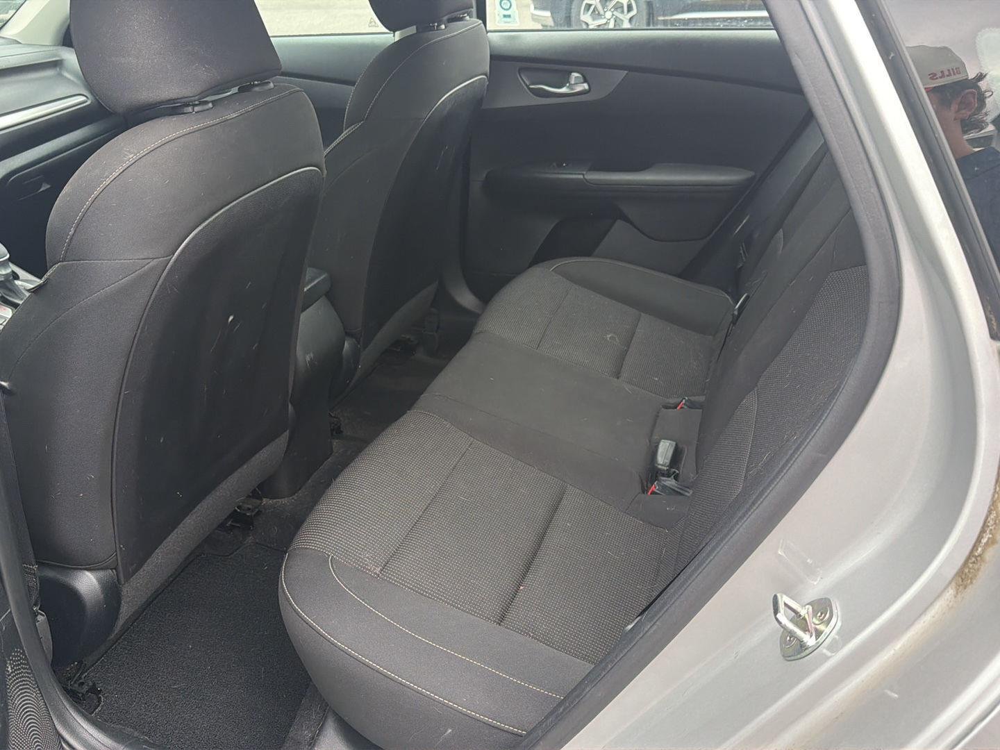 Used 2020 Silky Silver Kia  image 18