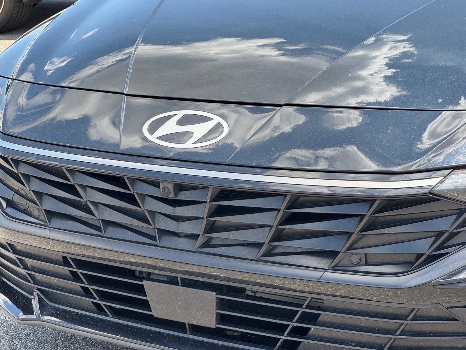 Used 2024 Abyss Black Hyundai Limited image 10