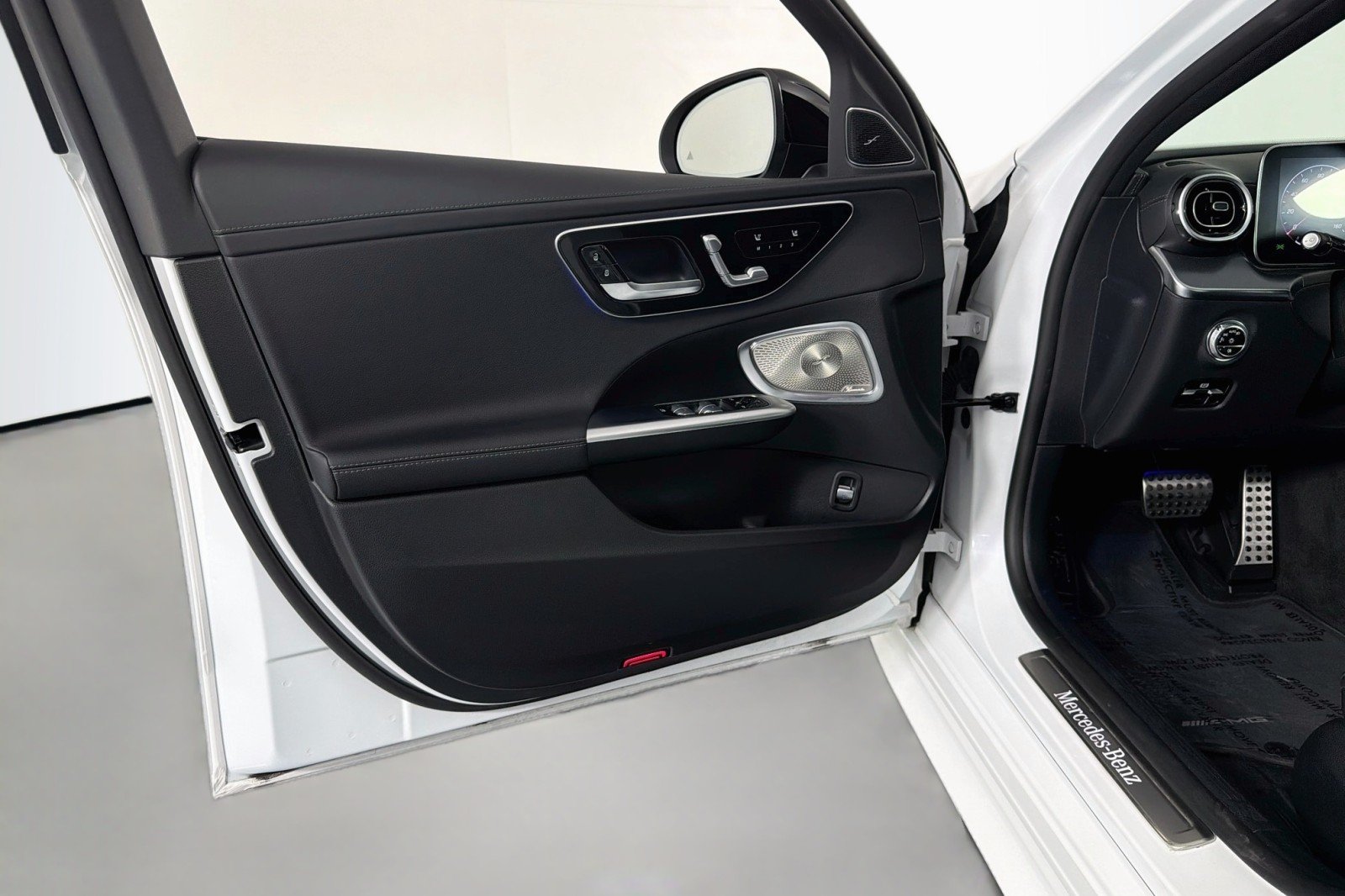 Certified Used 2024 MANUFAKTUR Moonlight White Metallic Mercedes-Benz C 300 image 22