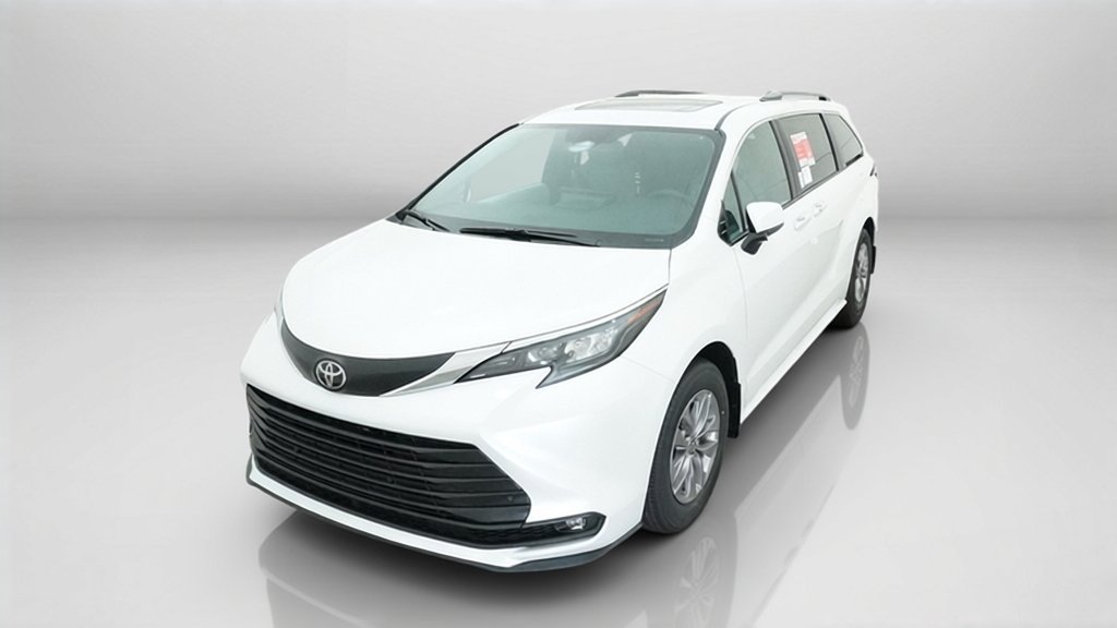 New 2026 Wind Chill Pearl Toyota XLE image 38