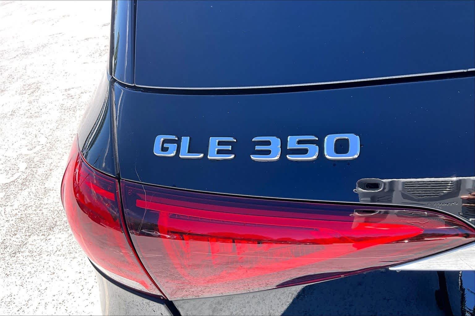 Used 2021 Obsidian Black Metallic Mercedes-Benz GLE 350 image 31