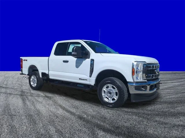 New 2026 Oxford White Ford F-250® XLT image 2
