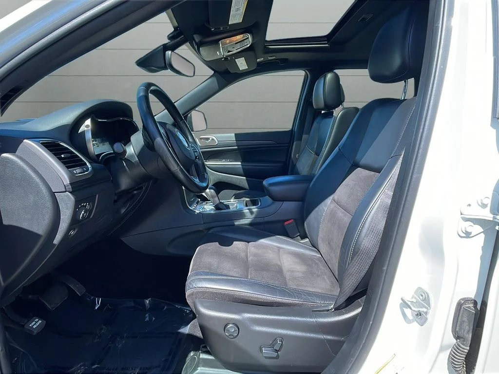 Used 2020 White Jeep Altitude image 10