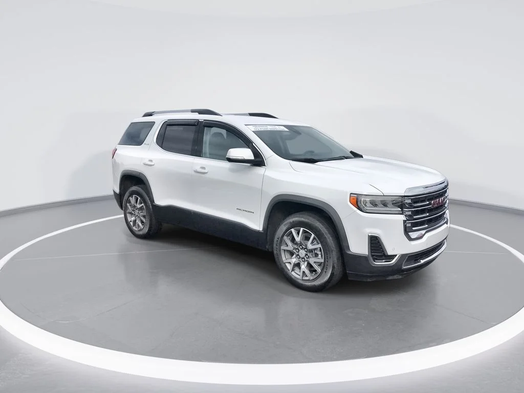 Used 2023 White GMC SLE image 2