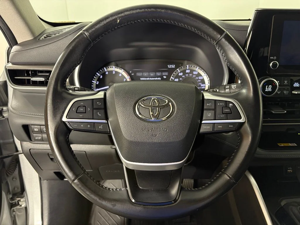 Used 2024 Silver Toyota XLE image 20