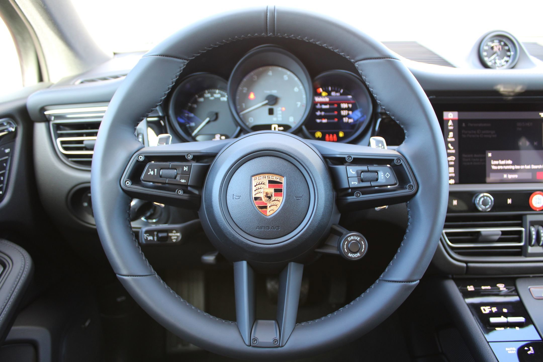 2026 Porsche Macan S - Photo 15