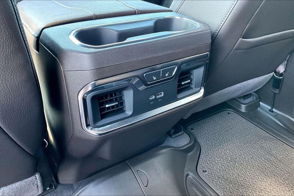 Used 2024 White GMC Denali image 25