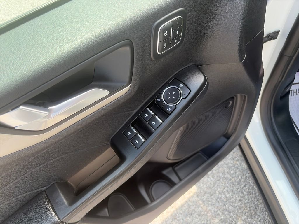 Used 2022 White Metallic Ford SEL image 12