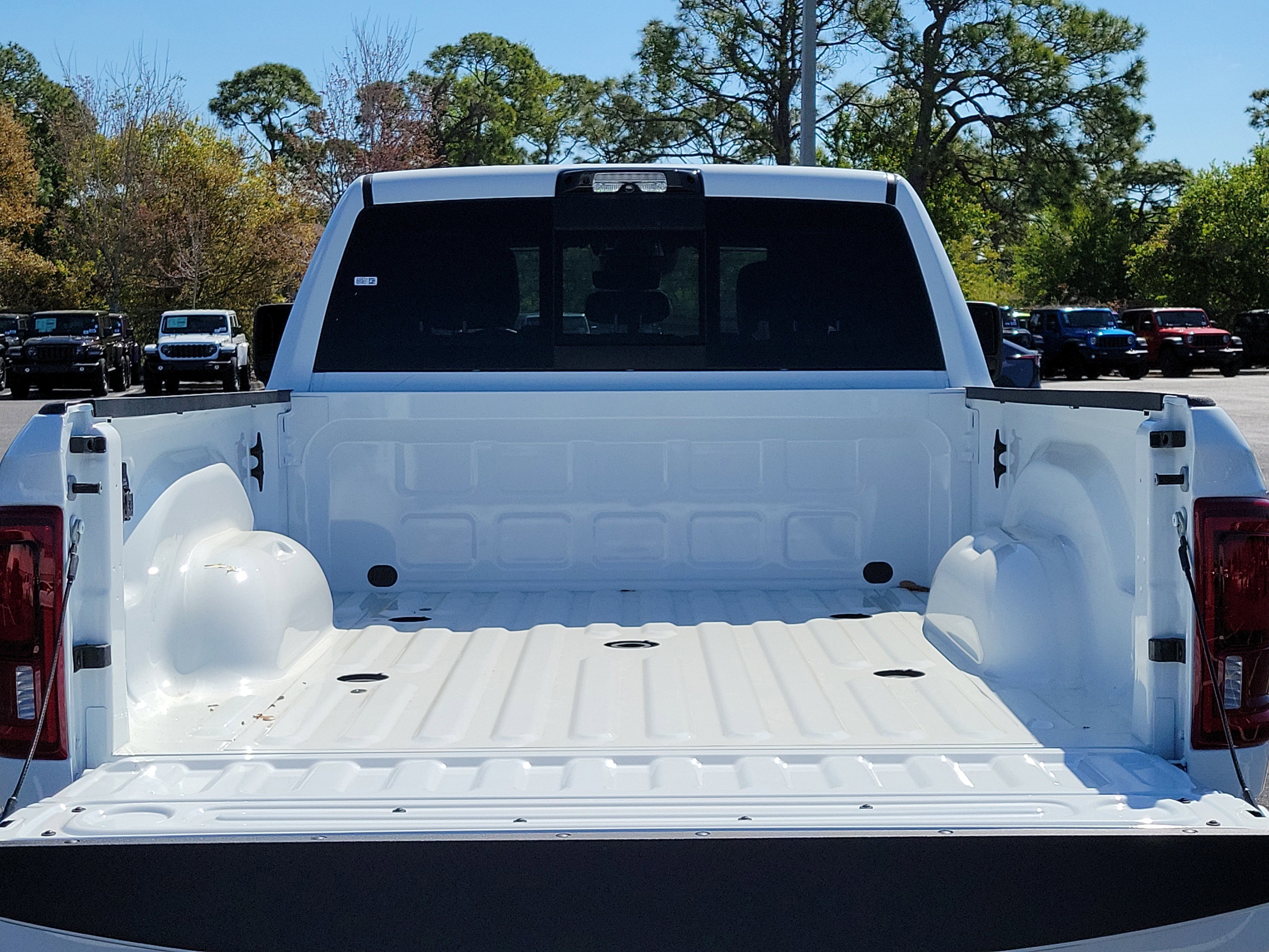 New 2026 Bright White Clear-Coat Exterior Paint RAM Limited image 9