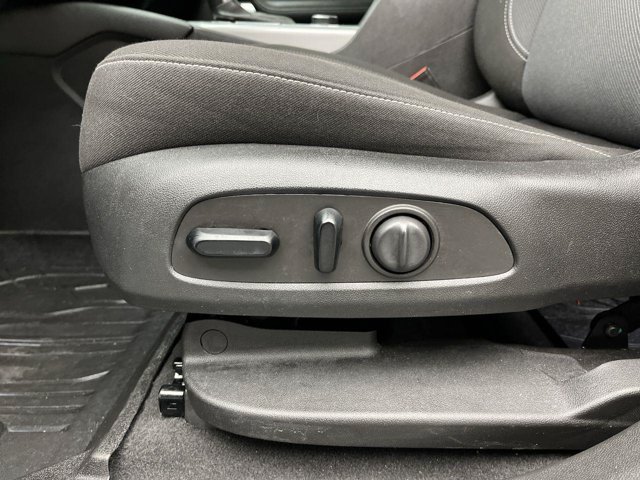 Used 2023 Summit White Chevrolet LT image 9