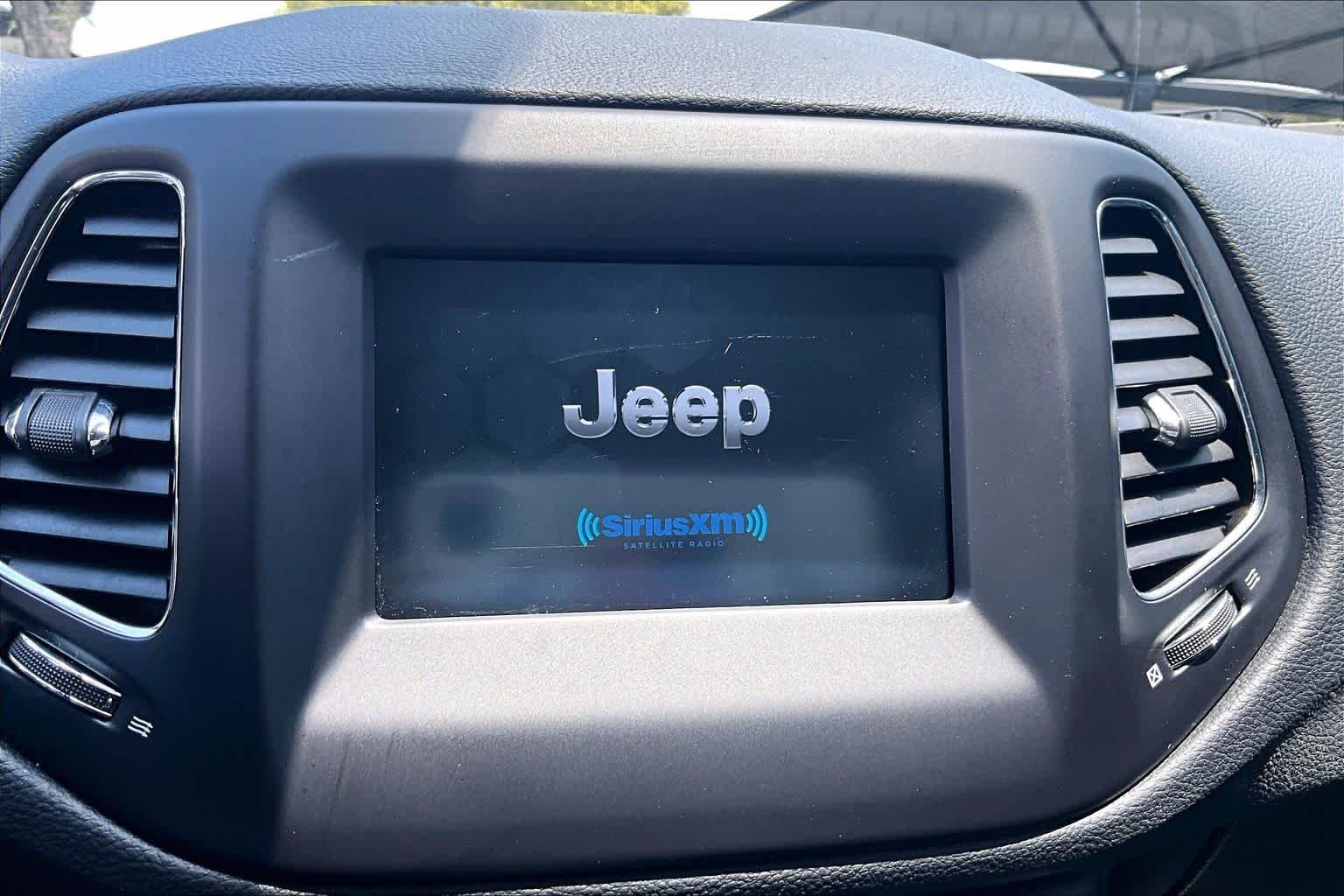 Used 2018 White Clearcoat Jeep Latitude image 35