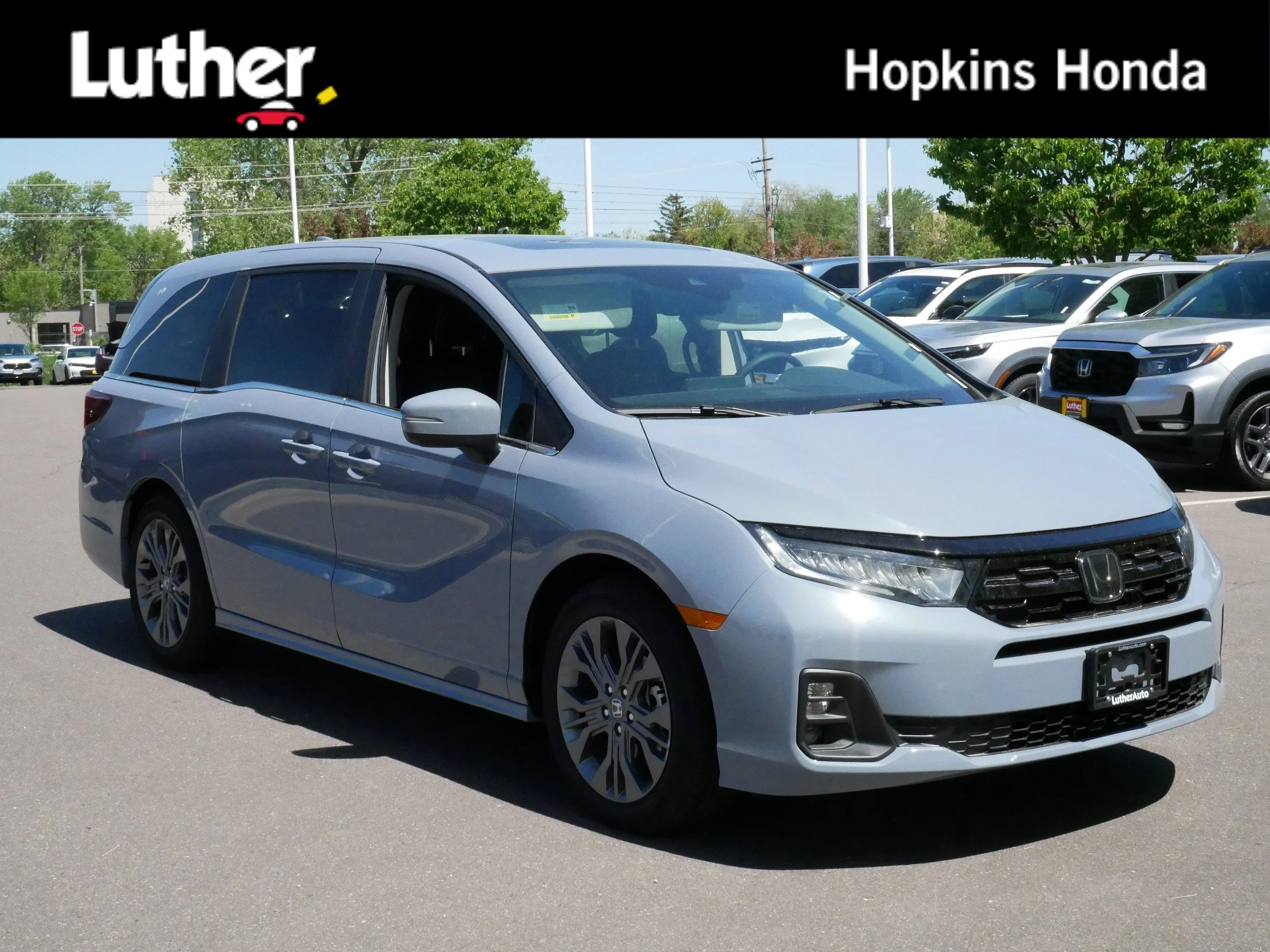 2026 Honda Odyssey Touring's photo