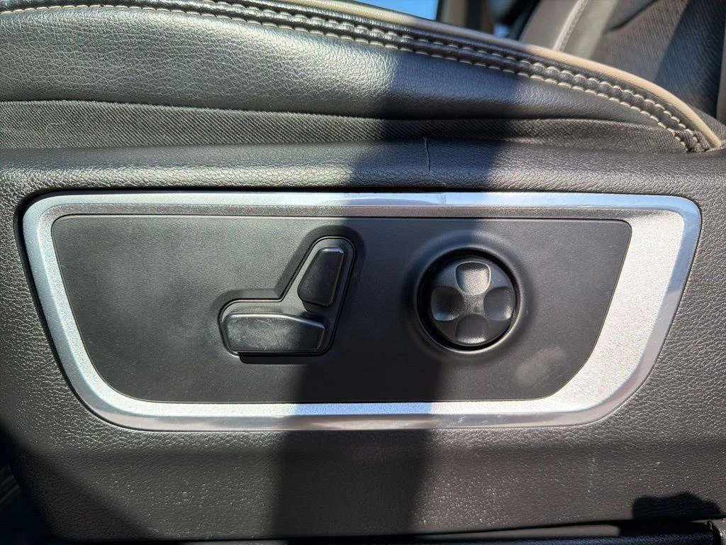 Used 2019 Red Ram Laramie image 33