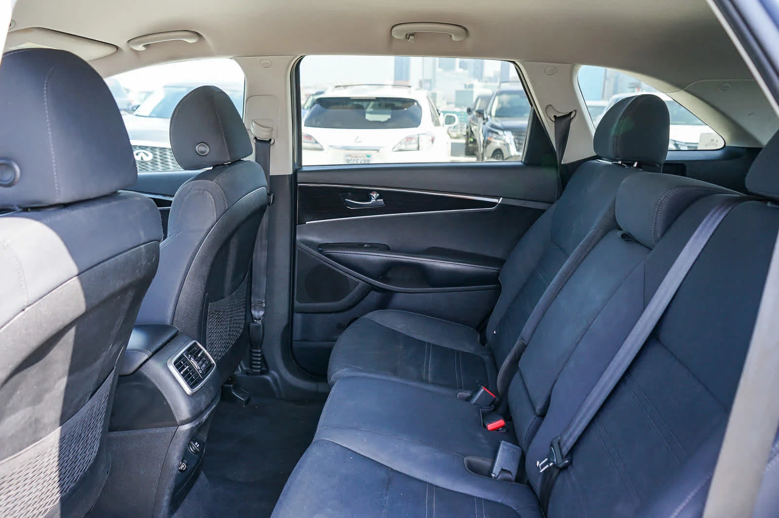 Used 2020 Everlasting Silver Kia LX V6 image 17