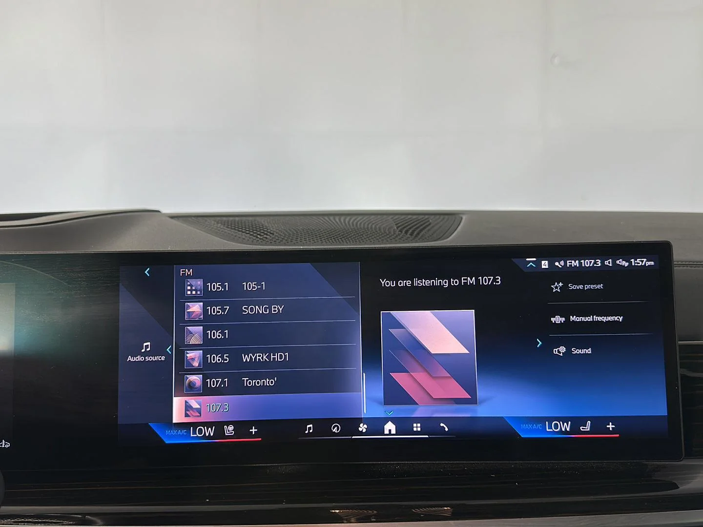 Used 2024 Skyscraper Grey Metallic BMW xDrive40i image 16