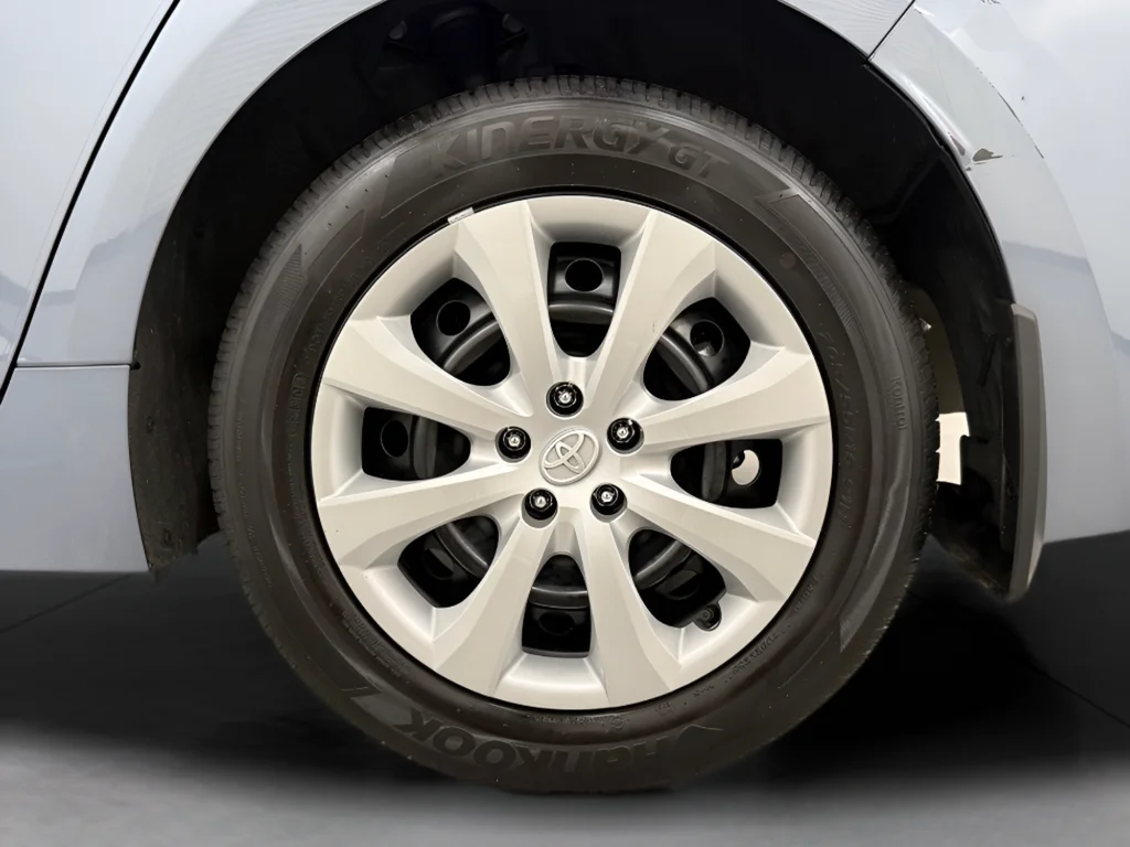 Used 2026  Toyota LE image 29