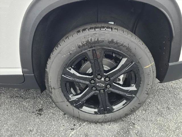 2027 Chevrolet Traverse LT - Photo 33