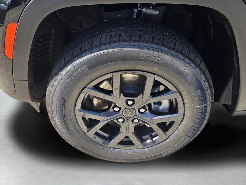 New 2027 High Gloss Black Jeep LAREDO ALTITUDE 4X4 *LTD AVAIL* image 9