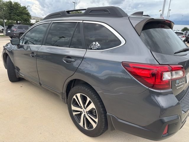 Used 2018 Gray Subaru 2.5i image 4