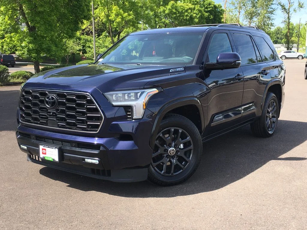 2024 Toyota Sequoia Platinum 4WD i-FORCE MAX Hybrid's photo