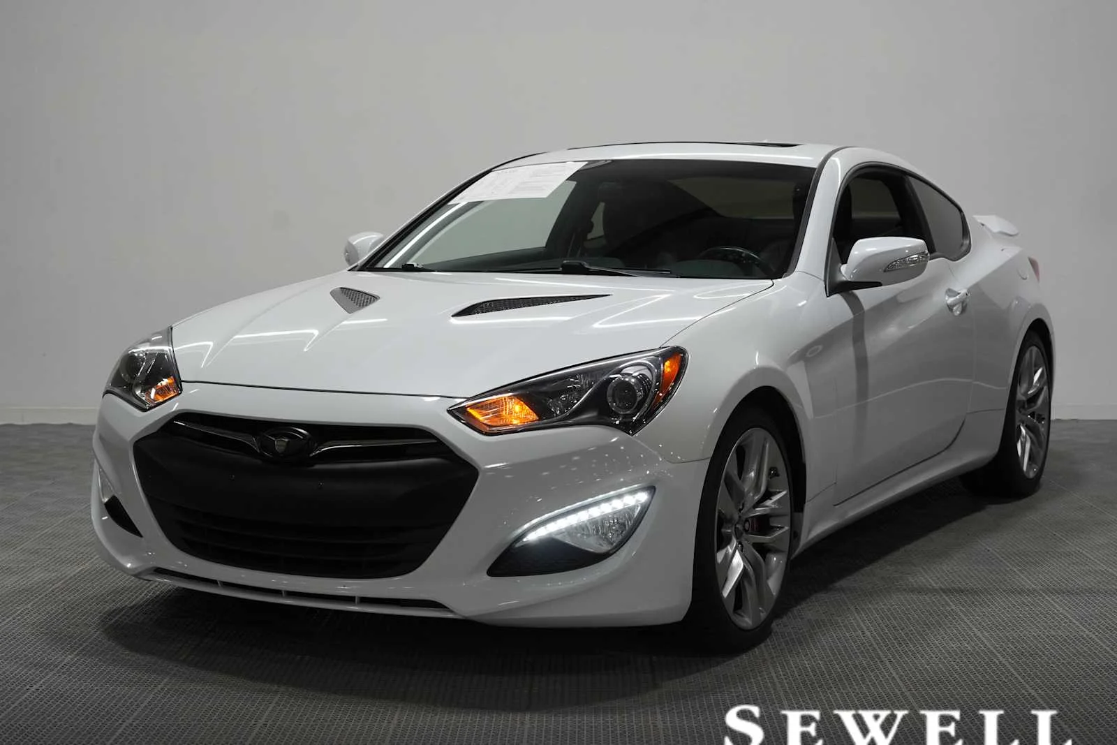 2016 Hyundai Genesis Coupe 3.8 Ultimate 8-Speed A/T's photo