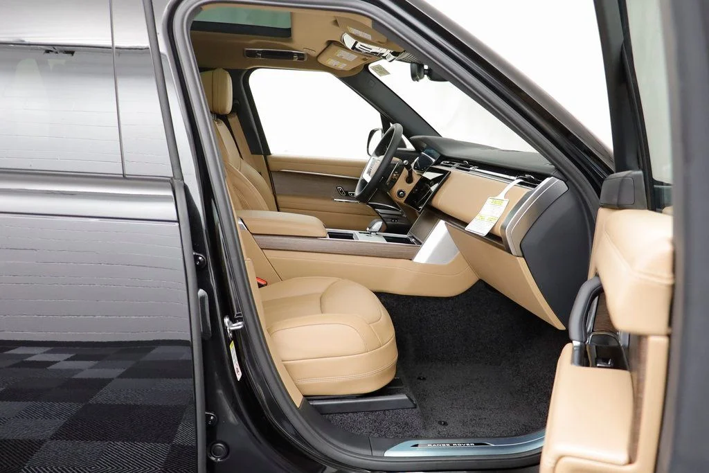 New 2026 Black Land Rover SE image 22