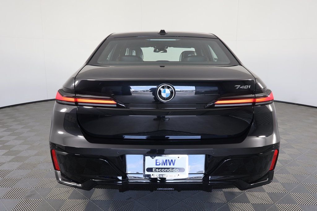 Used 2025 Black Sapphire Metallic BMW 740i image 5