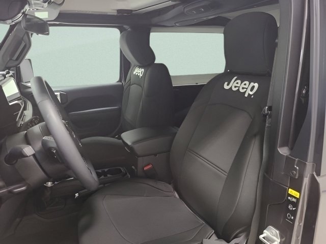 Used 2025 Granite Crystal Metallic Clearcoat Jeep Sport S image 15