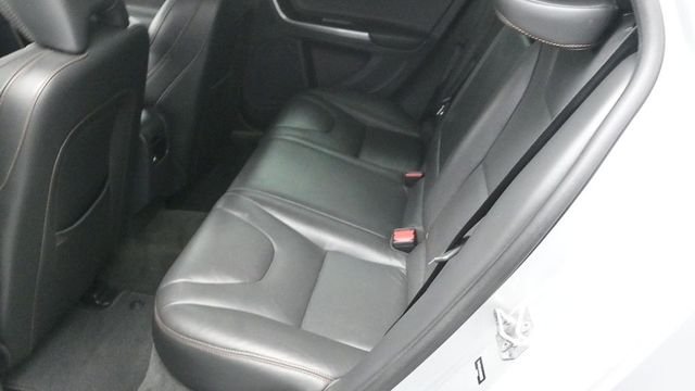 Used 2017 Silver Volvo T5 image 13