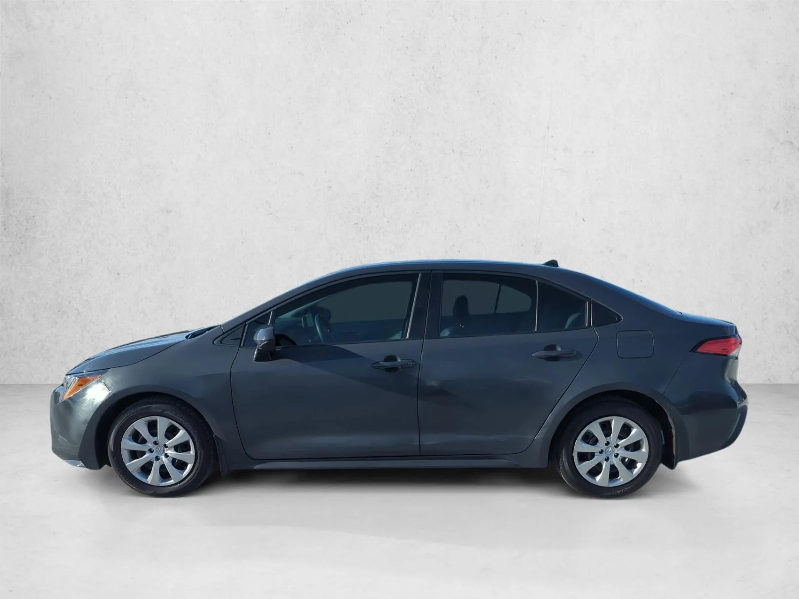 Used 2025 Underground Toyota LE image 6