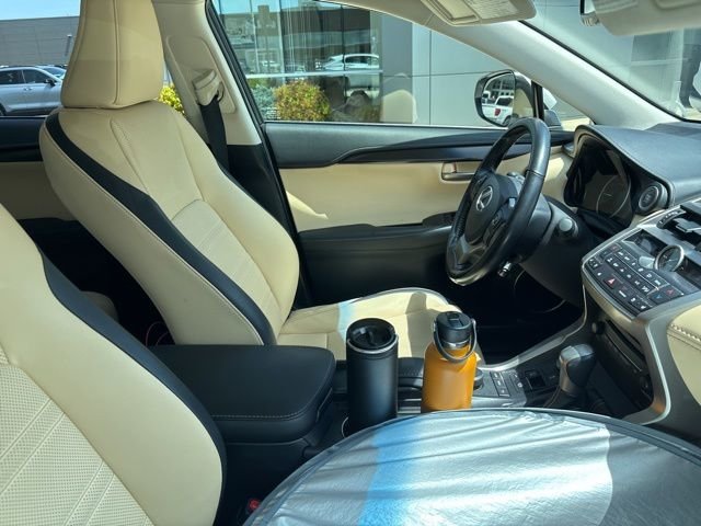 Used 2016 White Lexus 200t image 10