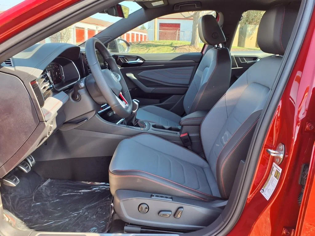 New 2026 Kings Red Metallic w/Deep Black Roof Volkswagen 2.0T Autobahn image 7